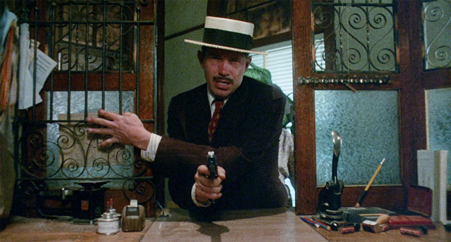 Warren Oates is Dillinger