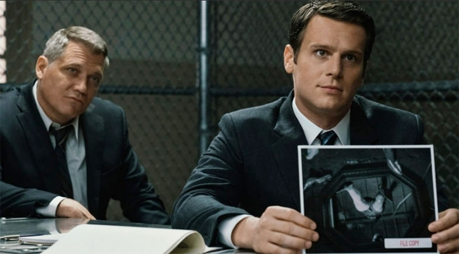 Holt McCallany and Jonathan Groff in Mindhunter