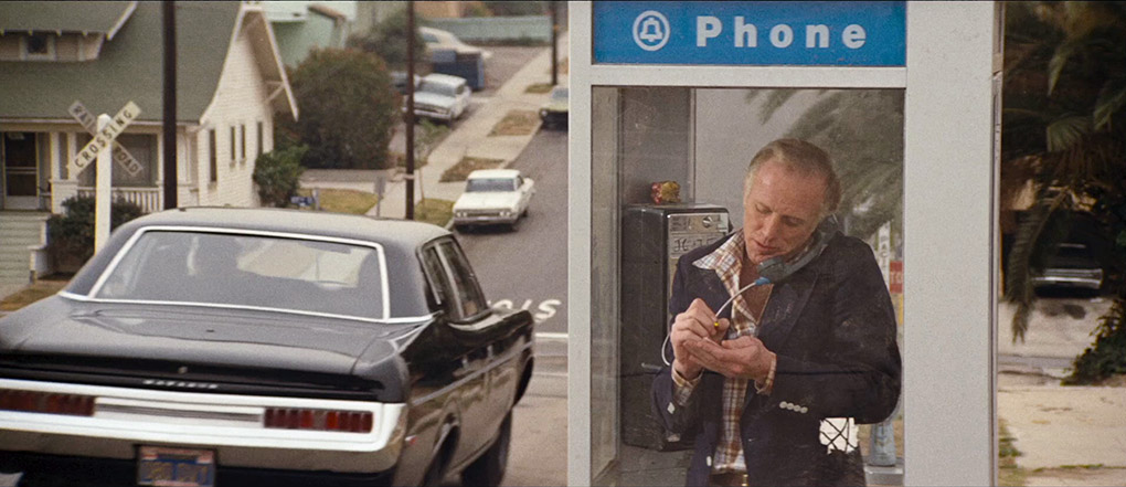 Kathy's father isolated as the Street Thunder car passes