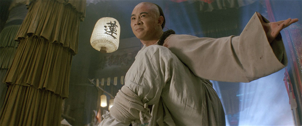 Wong faces the White Lotus Sect fighters in Once Upon a Time in China II