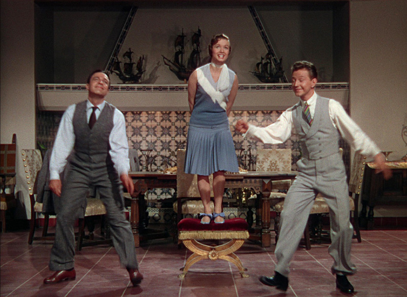 Gene Kelly, Debbie Reynolds and Donals O'Connor sing 'Good Morning'