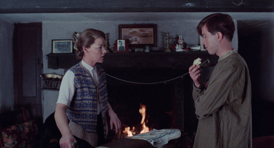 Glenda Jackson and Brian Deacon in The Triple Echo