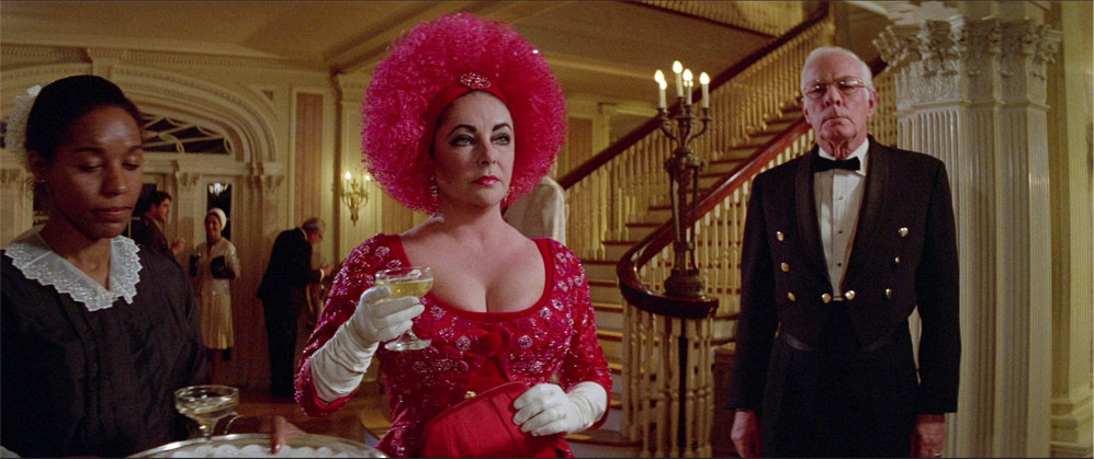 An uncredited Elizabeth Taylor as Lola Comante 